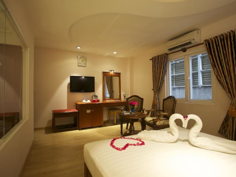 Book Blue Diamond Hotel in Ho Chi Minh City