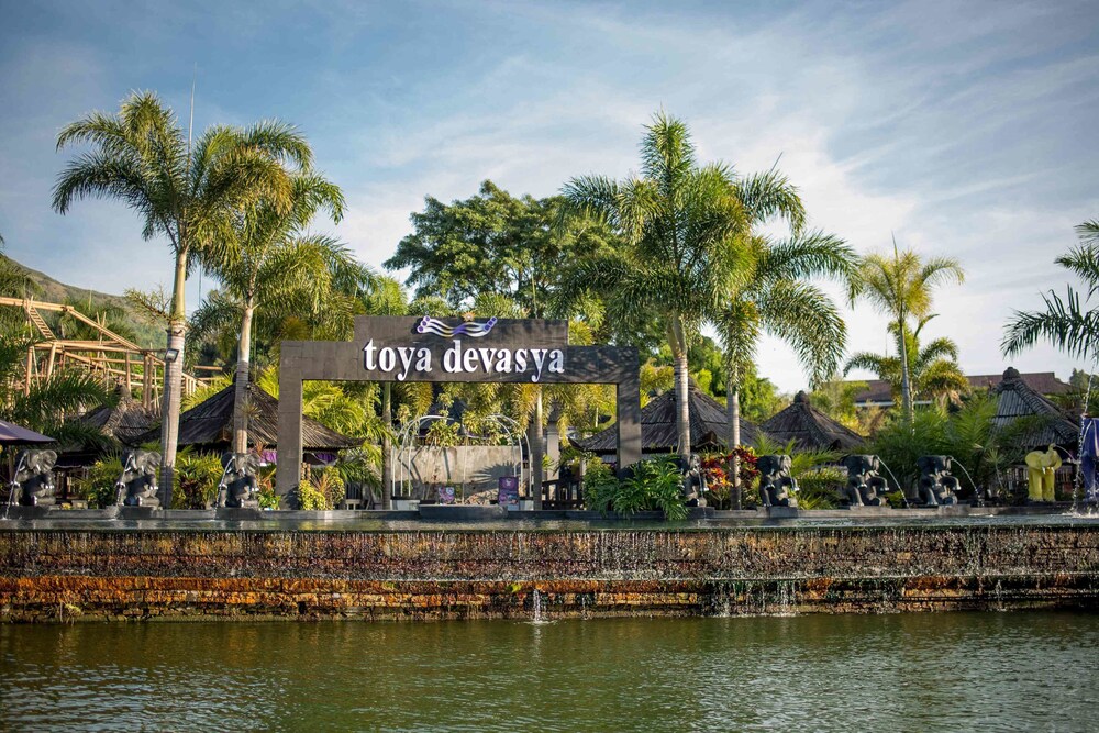 Get Toya Devasya Villa Images