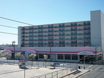 15 Closest Hotels To Wildwood Boardwalk In