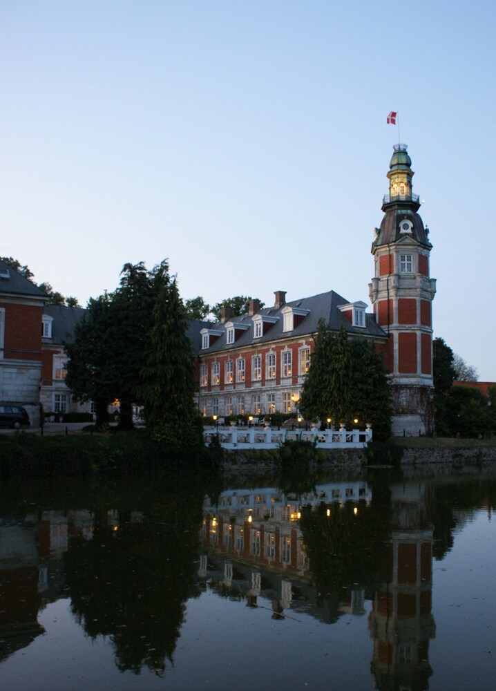 Hvedholm slot julemarked 2018 date