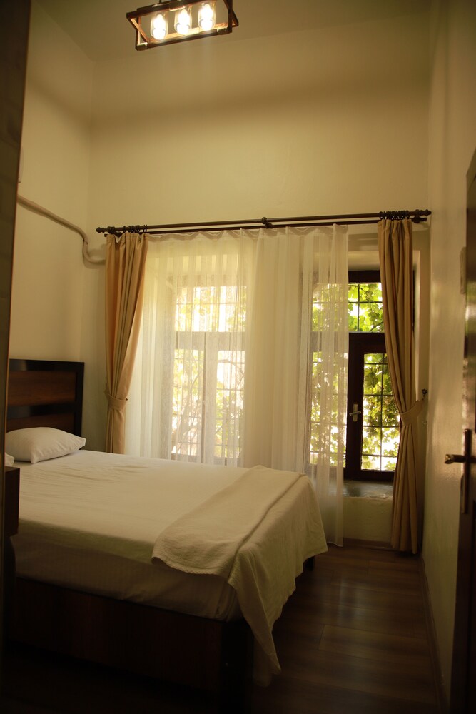 book aslan konuk evi in sanliurfa hotels com