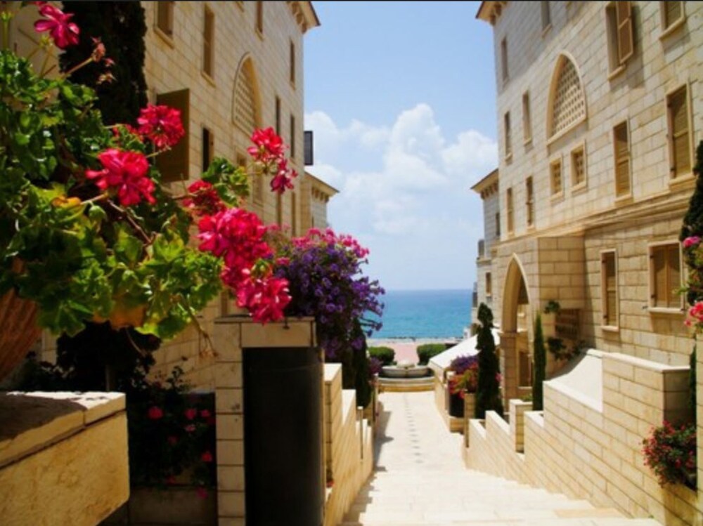 Book Andromeda Hill Apartments Spa In Tel Aviv Hotels Com