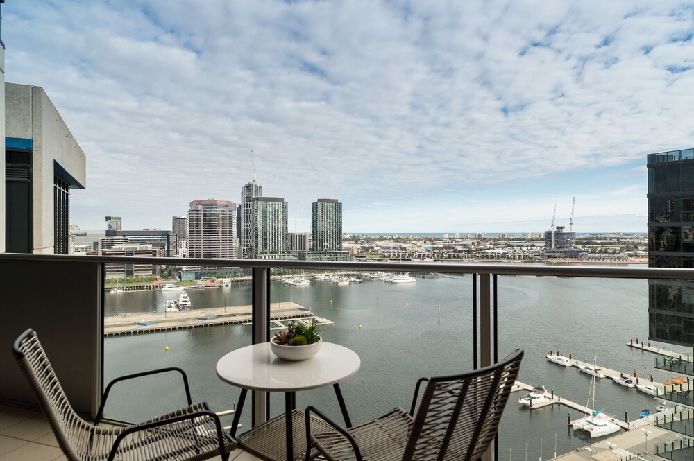 Book Akom At Docklands In Melbourne Hotels Com