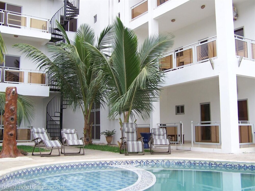 Book Wavecrest Hotel Gambia Apartments In Serrekunda Hotels Com