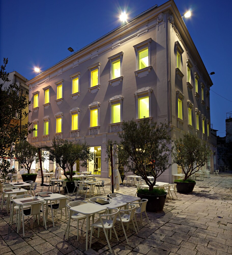 Goli & bosi split design hostel prodaja najam