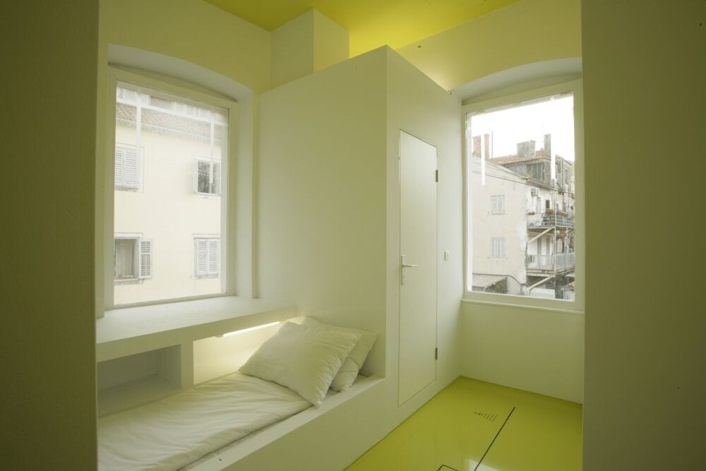 Goli i bosi hostel cijene