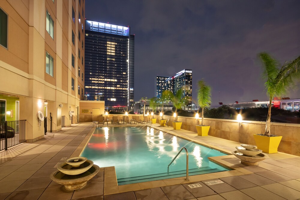 hotel suites in houston texas downtown