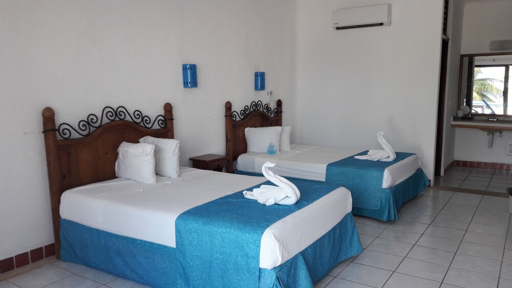 Book Hotel Pelicano Inn In Playa Del Carmen Hotels Hotel Pelicano Inn Playa Del Carmen