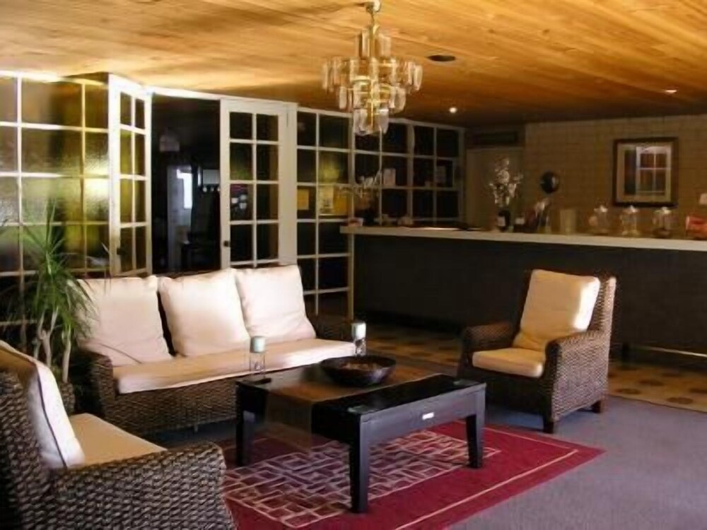 Holbrook Coffee Table - Holbrook Apartments Spruce Pond Luxury Apartments - Find helpful customer reviews and review ratings for home decorators collection holbrook coffee table, 18 hx48 w, coffee bean at amazon.com.