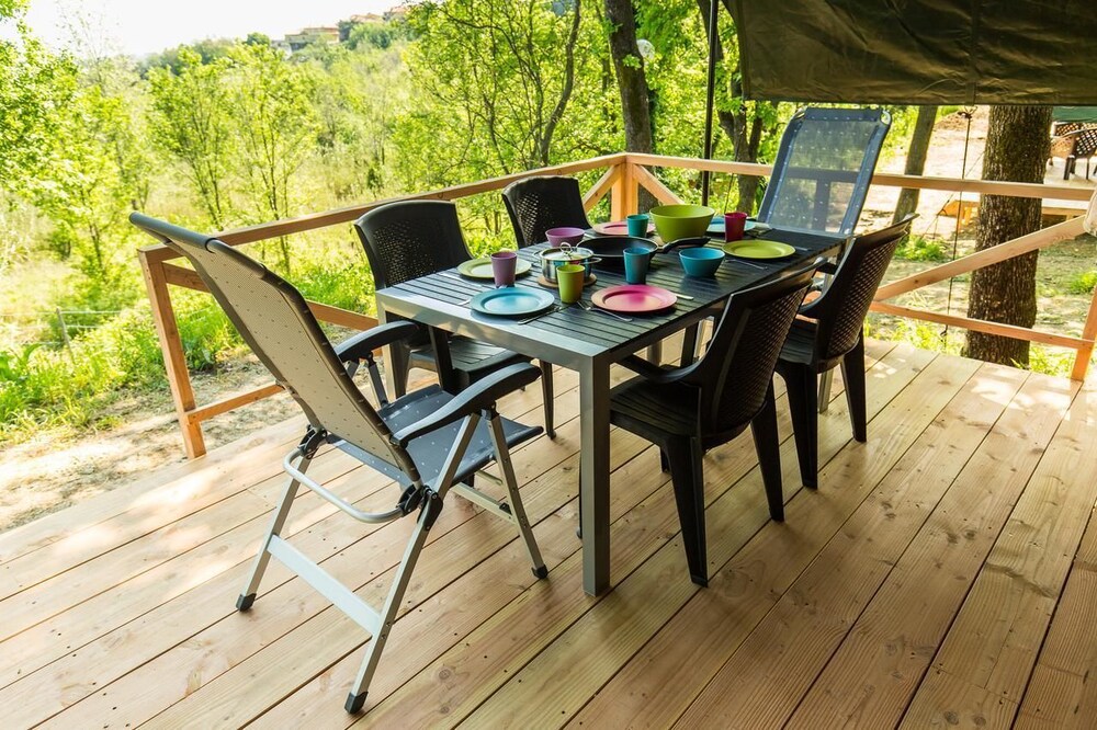 家庭帐篷房 - 露台