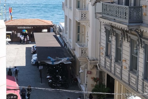 Toyota Plaza Ortakoy Concesionaria De Coches En Istanbul
