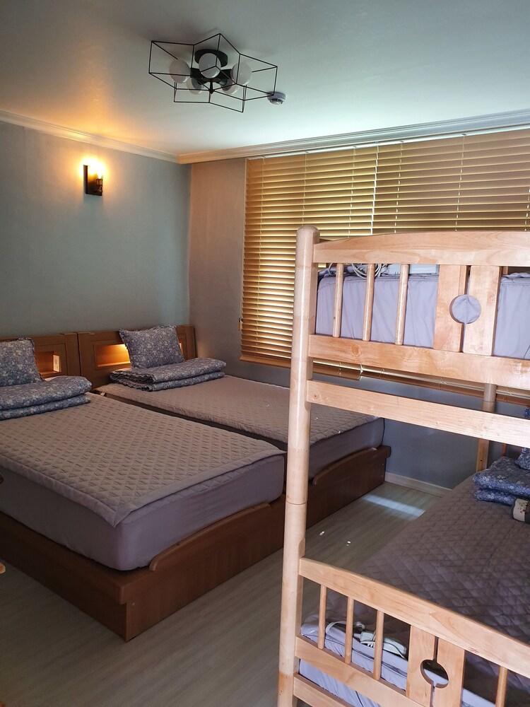 목포 목포 요술램프 게스트하우스 (Mokpo Magiclamp Guesthouse) 이용 후기 목포에 있는 목포 요술램프 게스트하우스 (Mokpo... 