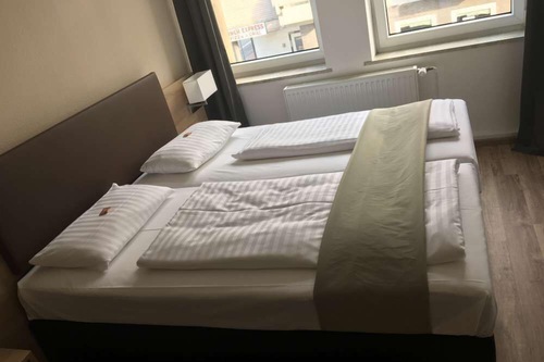 Central Hotel Duisburg In Duisburg Hotels Com