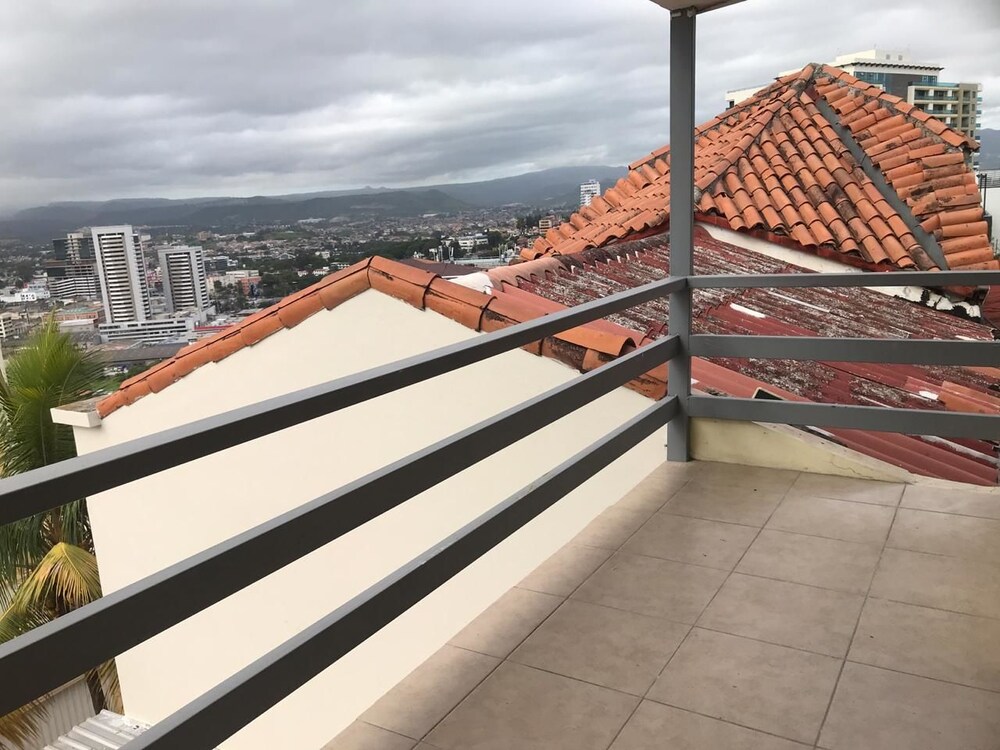 ロマス アパートメンツ プライベート ルームズ テグシガルパ の宿泊予約 ホテルズドットコム