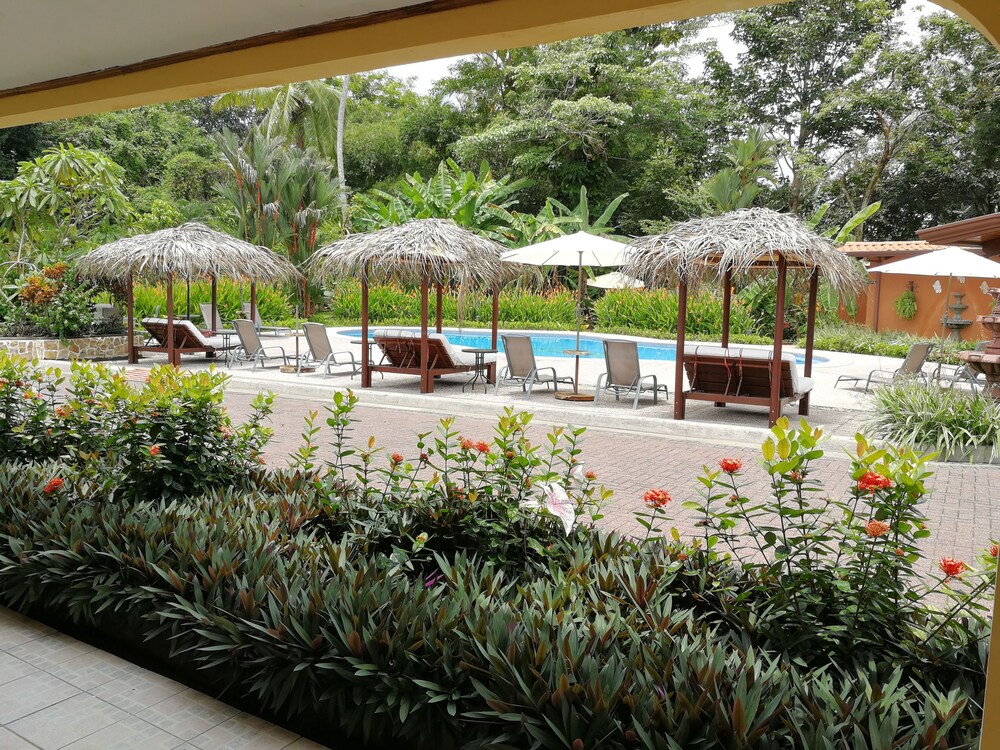 爱斯帕蒂拉花园酒店