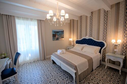 book sui generis in tropea hotels com