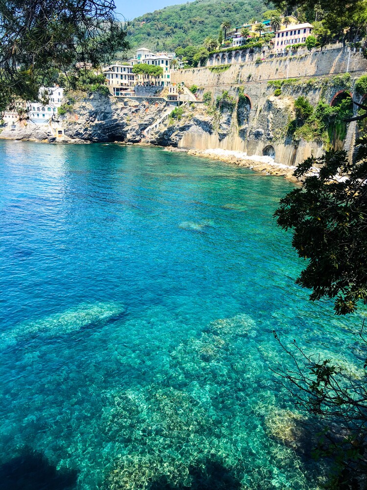 private villa with sea view, pool, garden, double parking