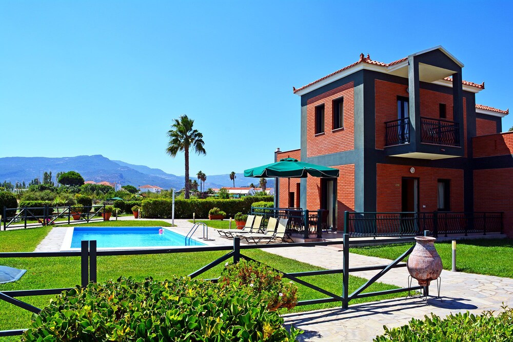 考罗尼海滩别墅酒店