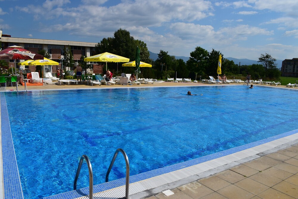 帕维尔巴尼亚温泉酒店