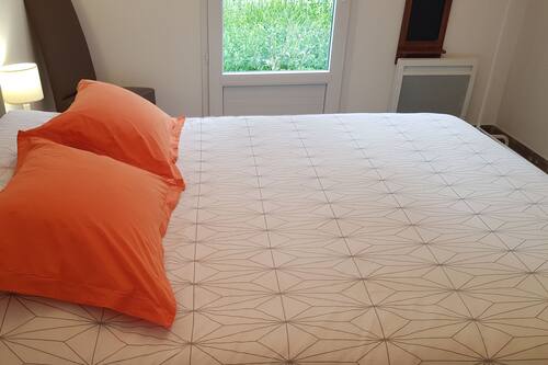 La Chambre Feng Shui De Cecile Saint Jean De Gonville Hotels Com La Chambre Feng Shui De Cecile Saint Jean De Gonville Hotels Com