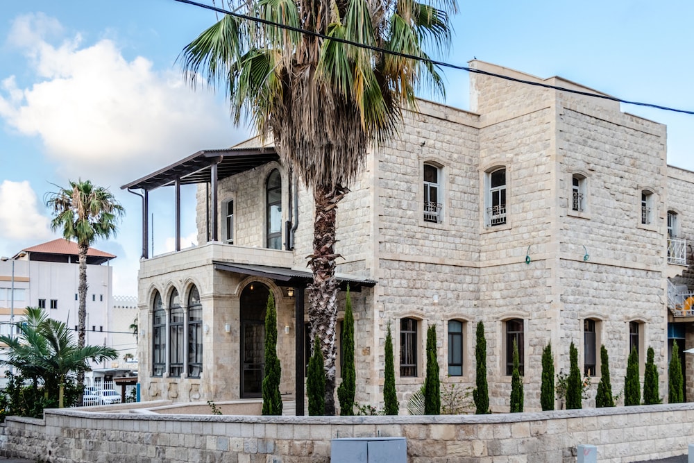 احجز عصفور بوتيك هوتل في حيفا قارن أسعار الفنادق في حيفا