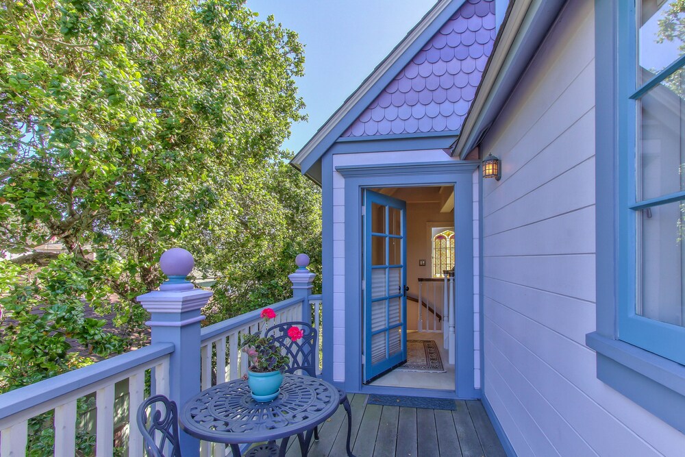 3792 nightly rental ~ lovingly restored victorian!