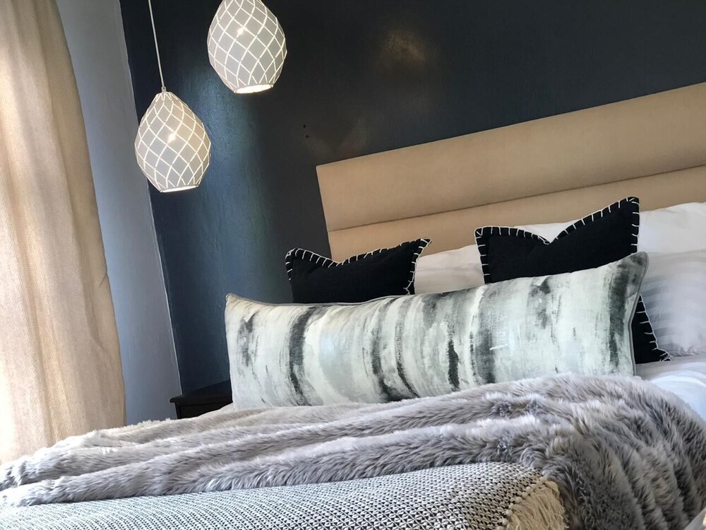 kingsgate throw pillow