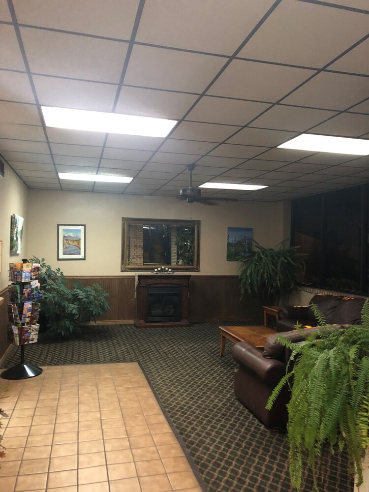 Book Limetree Inn & Suites in Mena