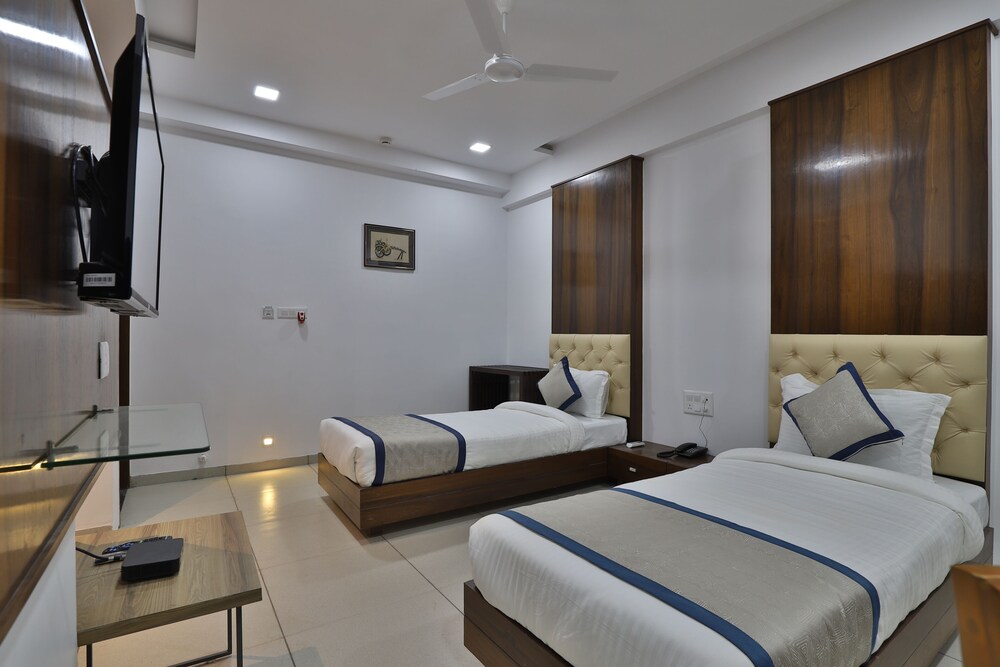 Book Hotel Welcome In Kadi Hotels Com