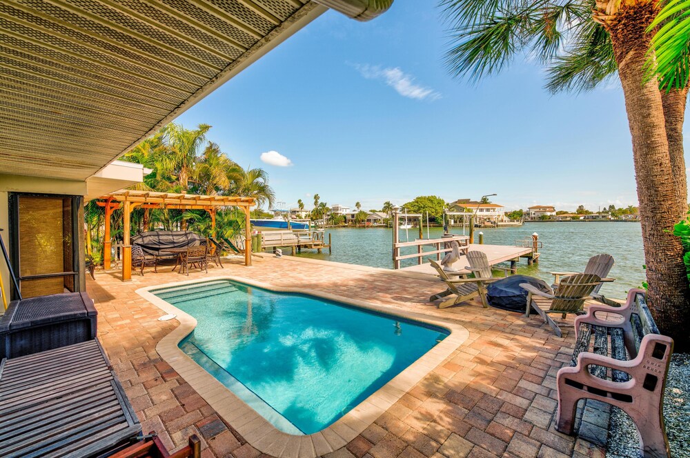 独立别墅, 多张床 (manatee home private pool, water fron) - 游泳