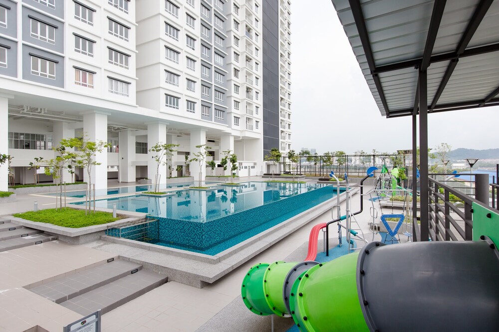 Rex Ollie The Edge Residence Subang Jaya Updated Price Reviews Hd Photos Hotels Com
