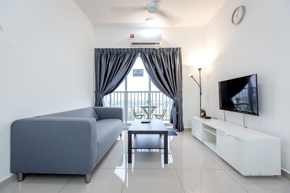 Rex Ollie The Edge Residence Subang Jaya Updated Price Reviews Hd Photos Hotels Com