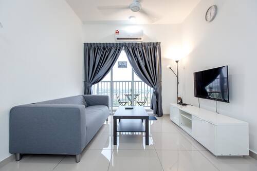 Rex Ollie The Edge Residence Subang Jaya Updated Price Reviews Hd Photos Hotels Com