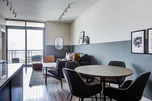 Book Domio Downtown Modern 2br Indoor Basketball Court In Houston Hotels Com