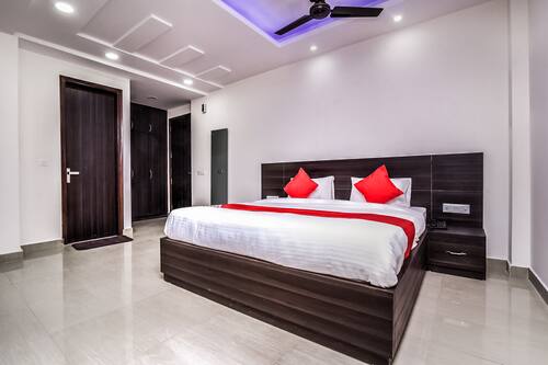 احجز أو واي أو 24236 كيو هوتل في نيو دلهي قارن أسعار الفنادق في نيو دلهي