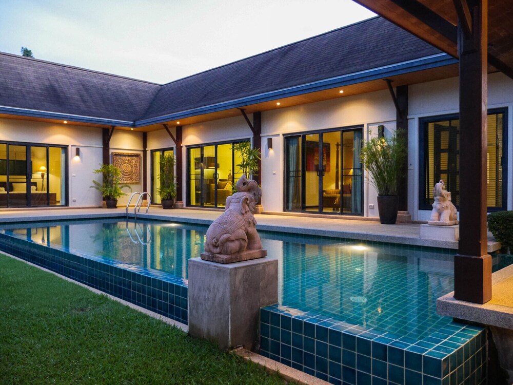 布吉奈汉度假游泳池别墅酒店