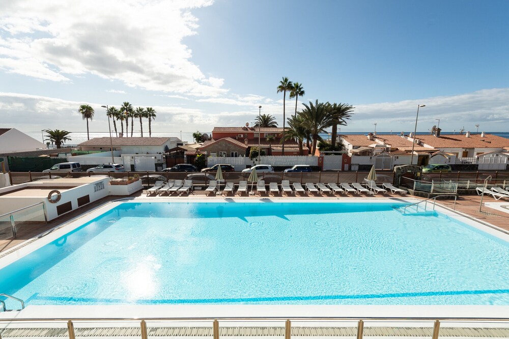 附停车场和阳台预订, 2019圣巴托洛梅-德蒂拉哈纳品质公寓游泳池酒店