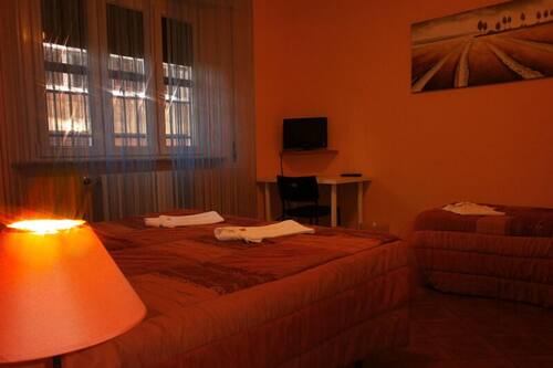 احجز أيربورت بيسا رومز كمفورت في بيزا قارن أسعار الفنادق في بيزا