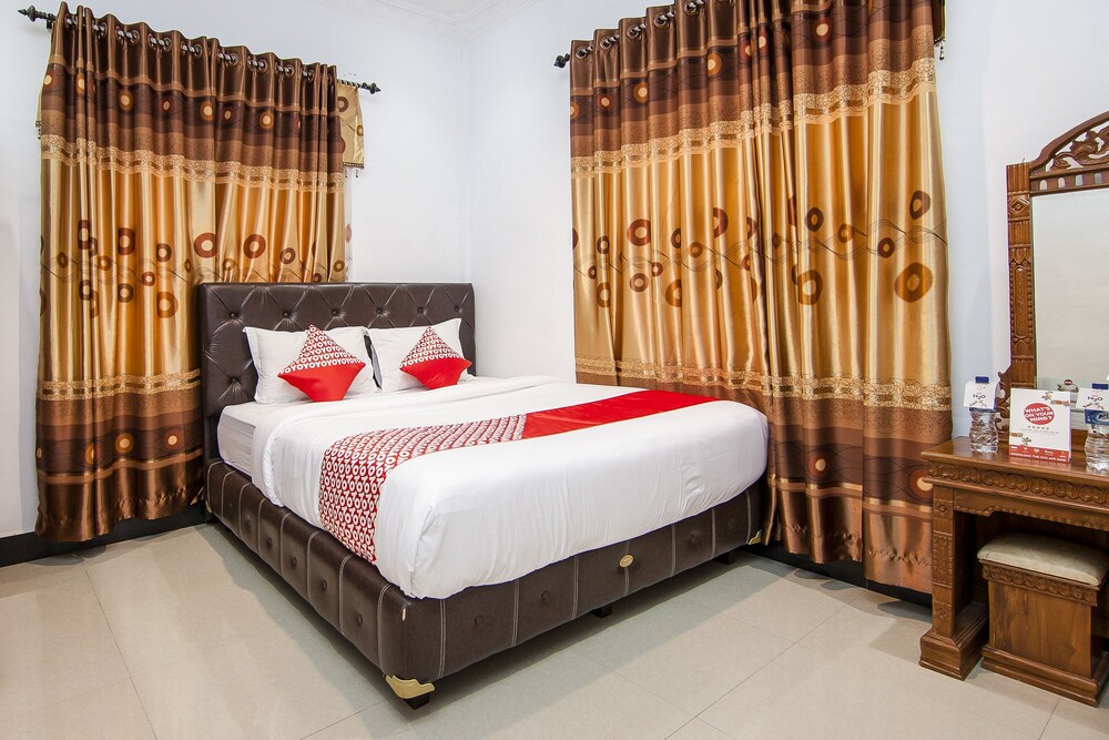 Oyo 1520 Hotel Kartini Tarutung Indonesia Tarutung Hotel Discounts Hotels Com