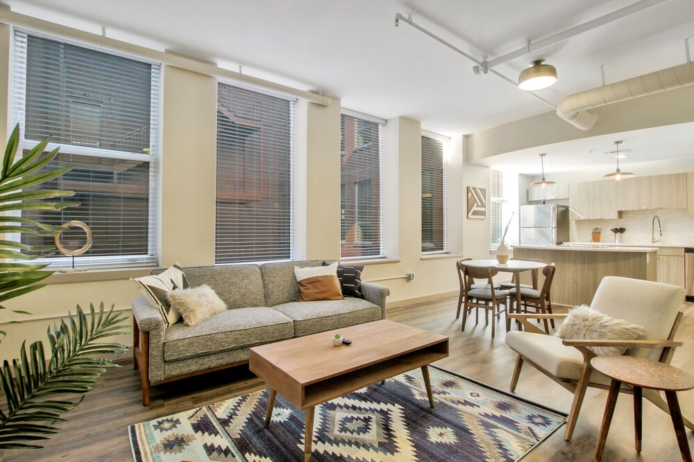 Book The Old Town Luxury Lofts In Wichita Hotels Com [ 333 x 500 Pixel ]