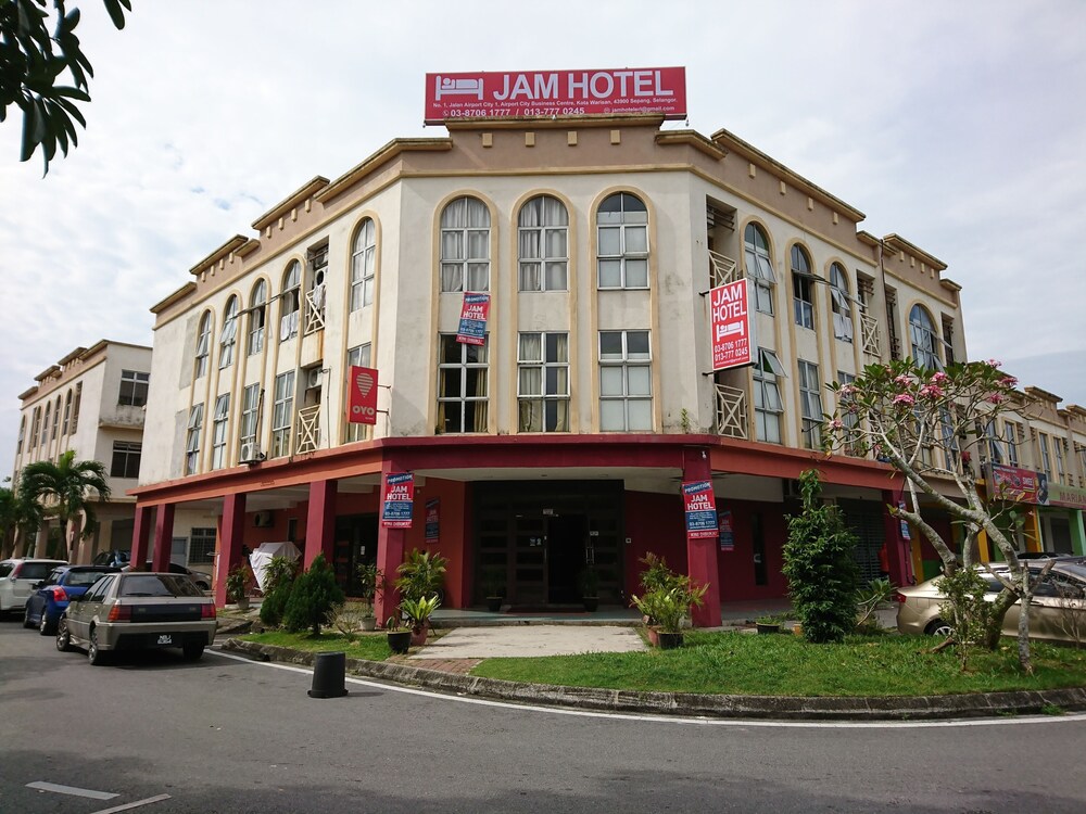 Jam Hotel Near Erl Salak Tinggi Sepang In Sepang Hotels Com