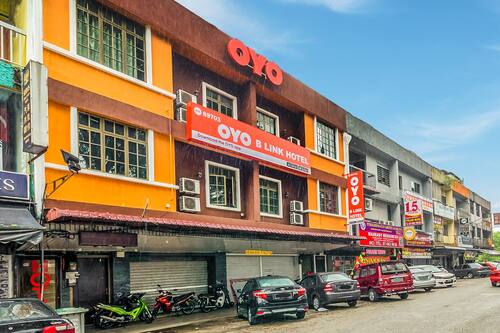 Book Oyo 89703 B Link Hotel In Kulai Hotels Com