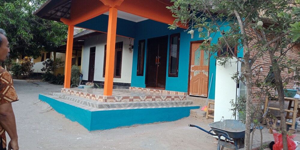 Book Tu0026T Homestay in Kuta  Hotels.com