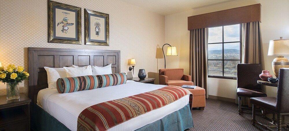 Book Santa Claran Hotel Casino in Espanola