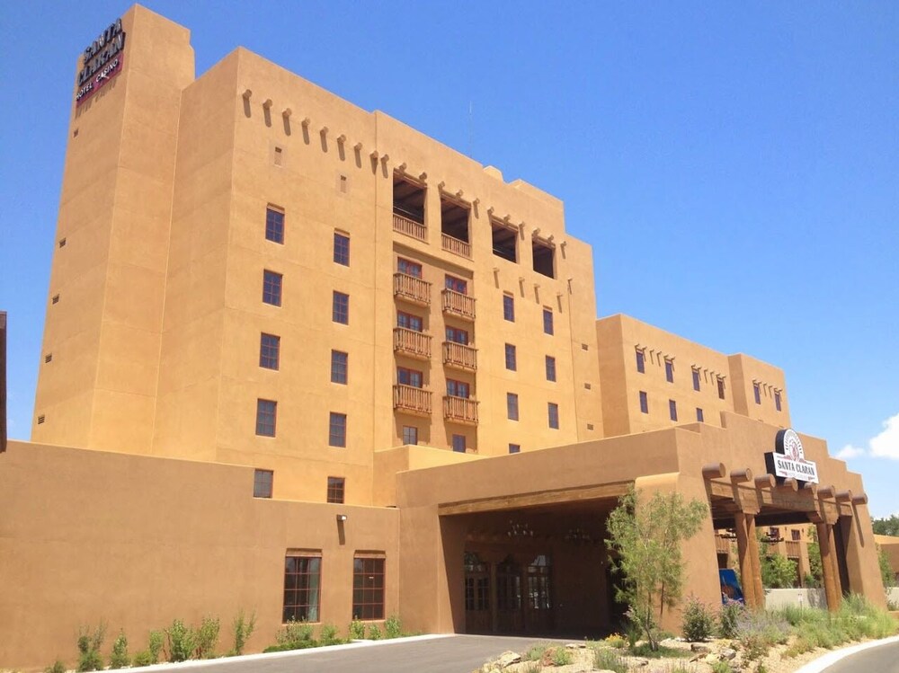 Book Santa Claran Hotel Casino in Espanola