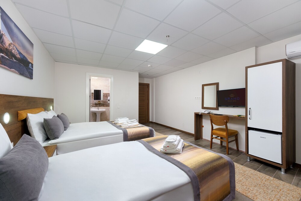 Book Grand Gulluk Hotel In Antalya Hotels Com