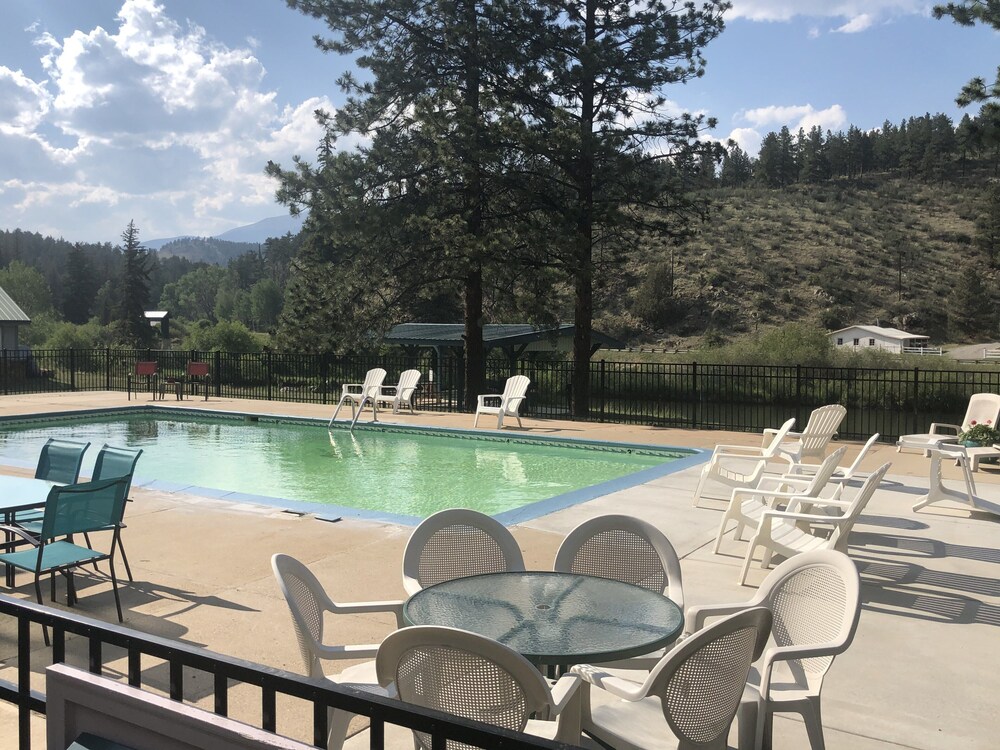  br>, 贝利, 游泳池