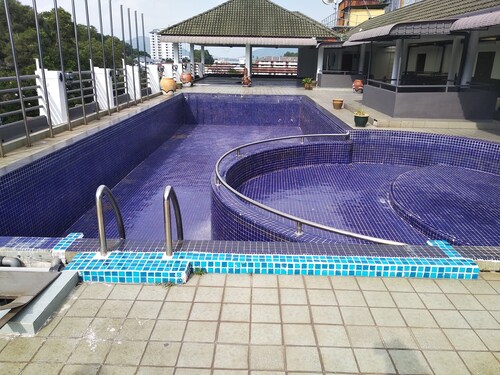 9 Hotel Dengan Kolam Di Lumut Dari Rm115 Hotels Com