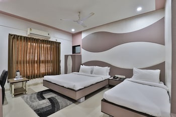 Φωτογραφία του Hotel Merit, Σούρατ