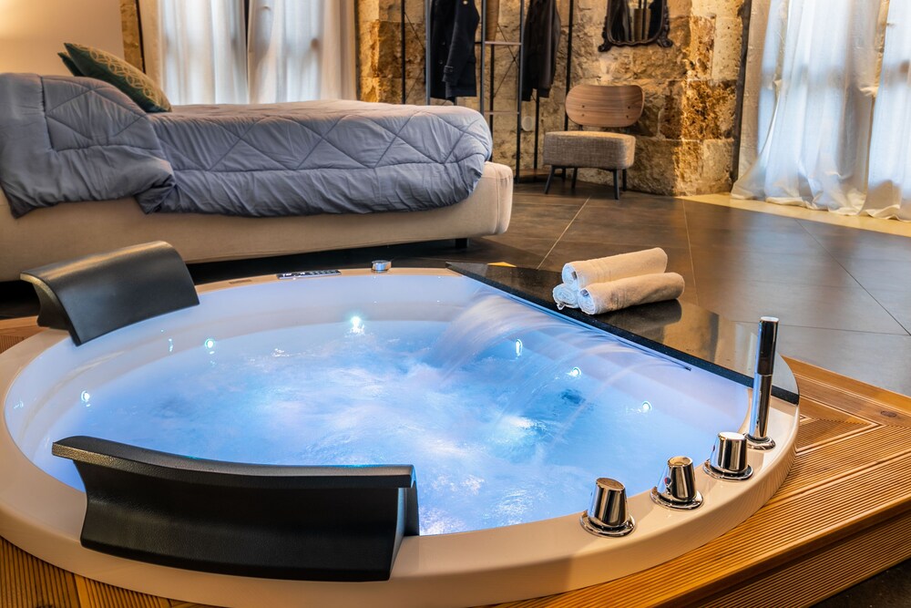 奢华开间套房, 按摩浴缸 - 私人 spa 浴缸